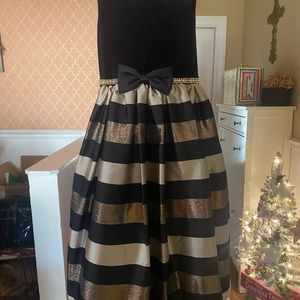 American Princess dress size 8- black velvet & gold